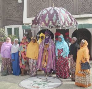Members of NAWOJ with Emir of Kano 20250106 162449