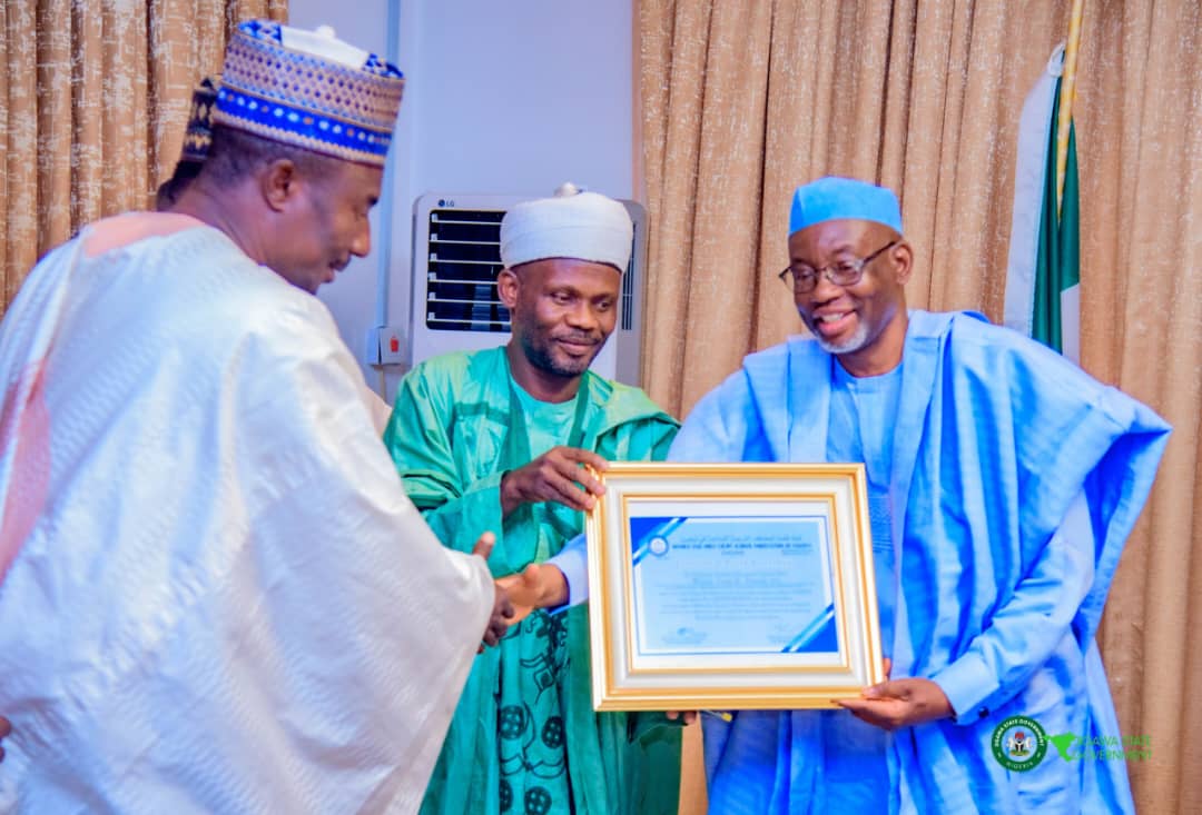 Gov. Umar Namadi of Jigawa with Khadi Mohammed Mudassir Hassan, National President of SACJAN.